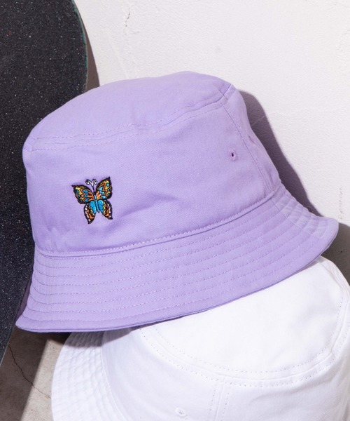 WEGO（ウィゴー）の「WEGO/グラフィック刺繍バケットハット（ハット・メンズ・ホワイト/ブラック/パープル/ネイビー/グリーン系その他・FREE）」の5枚目の写真