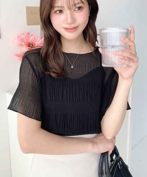 moment+（モーメントプラス）の「【累計販売枚数2万枚突破！】インナーキャミ付きマジョリカプリーツ半袖メローシアープルオーバー（シャツ/ブラウス・レディース・ブラック/オフホワイト/ライトグリーン/グレイッシュベージュ/パープル/ブラウン/オレンジ/ブラック系その他/ホワイト系その他/ミント/ベージュ/ライトベージュ/アイボリー/ナチュラル・M/L）」の18枚目の写真