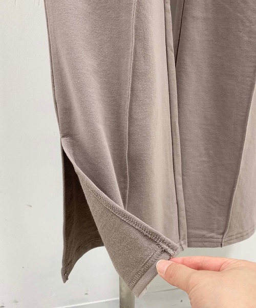 PICCIN（ピッチン）の「【WEB限定】ミニ裏毛フレアパンツ（その他パンツ・レディース・グレイッシュベージュ/ブルーグレー/ブラック・M）」の17枚目の写真