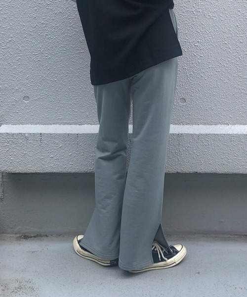 PICCIN（ピッチン）の「【WEB限定】ミニ裏毛フレアパンツ（その他パンツ・レディース・グレイッシュベージュ/ブルーグレー/ブラック・M）」の6枚目の写真