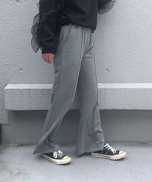 PICCIN（ピッチン）の「【WEB限定】ミニ裏毛フレアパンツ（その他パンツ・レディース・グレイッシュベージュ/ブルーグレー/ブラック・M）」の5枚目の写真