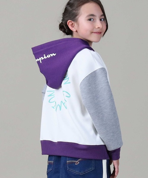 Champion（チャンピオン）の「【Champion】クレイジー切り替えパーカー（パーカー・キッズ・パープル/グリーン・120/140/130/105）」の2枚目の写真