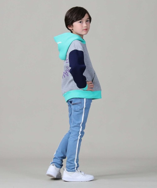 Champion（チャンピオン）の「【Champion】クレイジー切り替えパーカー（パーカー・キッズ・パープル/グリーン・120/140/130/105）」の6枚目の写真