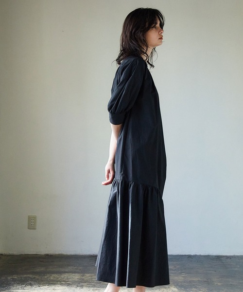 UNITED TOKYO（ユナイテッドトウキョウ）の「スロープパターンギャザーワンピ（ワンピース・レディース・ブラック/ベージュ/グリーン・FREE）」の13枚目の写真