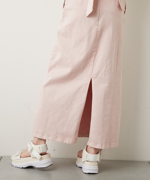 Chico（チコ）の「バックリボンデニムロングキャミワンピース（ワンピース・レディース・ブルー/ホワイト/ブラック/ネイビー/ピンク/グリーン・FREE）」の18枚目の写真