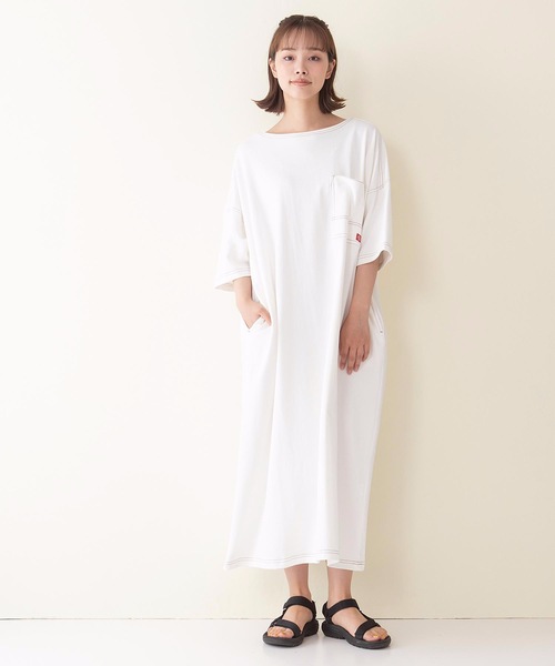 Dickies（ディッキーズ）の「【DICKIES/ディッキーズ】ミニ裏毛ビッグフィット（ビッグシルエット）Ｔシャツワンピース　5分丈　ワンポイントブランドロゴ　腰ポケット付き（ワンピース・レディース・ホワイト/グリーン/チャコールグレー・MEDIUM）」の2枚目の写真