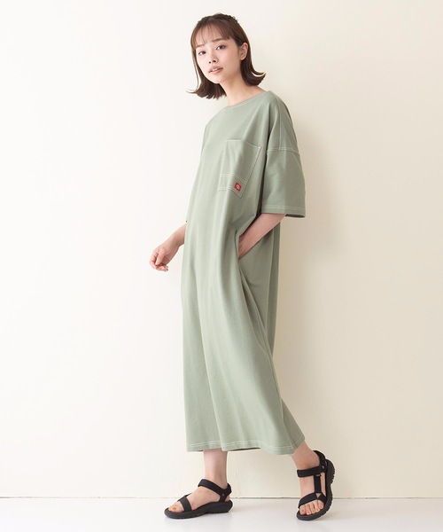 Dickies（ディッキーズ）の「【DICKIES/ディッキーズ】ミニ裏毛ビッグフィット（ビッグシルエット）Ｔシャツワンピース　5分丈　ワンポイントブランドロゴ　腰ポケット付き（ワンピース・レディース・ホワイト/グリーン/チャコールグレー・MEDIUM）」の3枚目の写真