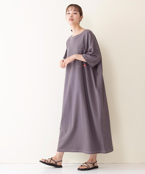 Dickies（ディッキーズ）の「【DICKIES/ディッキーズ】ミニ裏毛ビッグフィット（ビッグシルエット）Ｔシャツワンピース　5分丈　ワンポイントブランドロゴ　腰ポケット付き（ワンピース・レディース・ホワイト/グリーン/チャコールグレー・MEDIUM）」の17枚目の写真