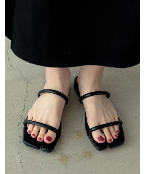 Re:EDIT（リエディ）の「足袋風フラットサンダル（サンダル・レディース・ホワイト/モカ/ブラック・X-LARGE/LARGE/MEDIUM/SMALL）」の2枚目の写真