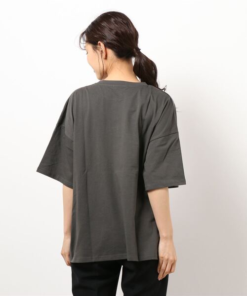 SPINNS（スピンズ）の「【ゆったりシルエット】古着風EAGLEデザイン 半袖Tシャツ（Tシャツ/カットソー・レディース・ベージュ/オートミール/スミクロ・ONESIZE）」の14枚目の写真