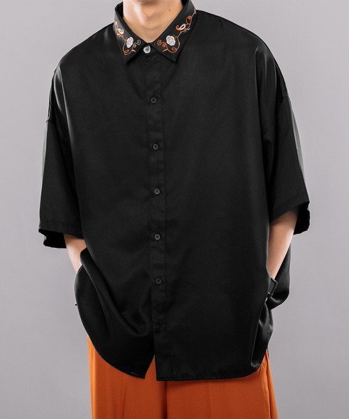 kutir(クティール)の「フラワー刺繍シャツ(シャツ/ブラウス・メンズ・ホワイト/ブラック/ダークグリーン・MEDIUM/LARGE)」の8枚目の写真