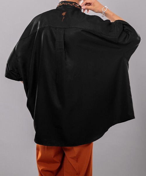 kutir(クティール)の「フラワー刺繍シャツ(シャツ/ブラウス・メンズ・ホワイト/ブラック/ダークグリーン・MEDIUM/LARGE)」の18枚目の写真