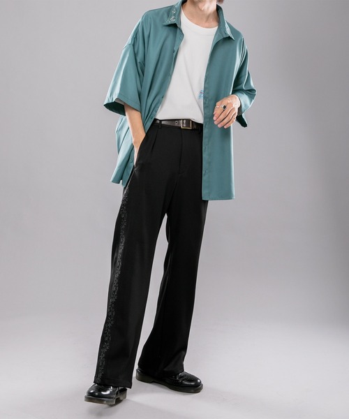 kutir(クティール)の「フラワー刺繍シャツ(シャツ/ブラウス・メンズ・ホワイト/ブラック/ダークグリーン・MEDIUM/LARGE)」の6枚目の写真