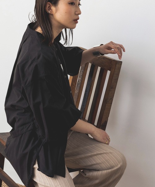 khakito(カーキト)の「袖ボリューム ワークシャツ(シャツ/ブラウス・レディース・ブラック/アイボリー・MEDIUM)」の16枚目の写真
