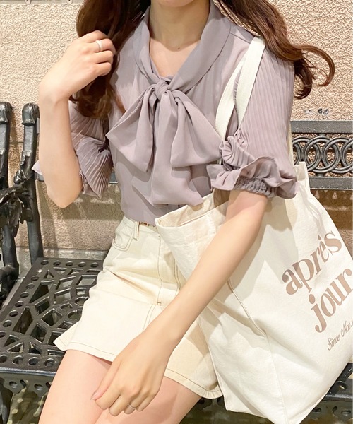 apres jour（アプレジュール）の「袖プリーツブラウス【ZOZOTOWN限定アイテム】【7AP】（シャツ/ブラウス・レディース・ホワイト系その他/オフホワイト/アイボリー/モカ・フリー/X-LARGE）」の4枚目の写真