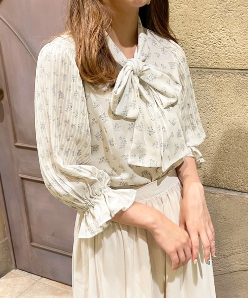 apres jour（アプレジュール）の「袖プリーツブラウス【ZOZOTOWN限定アイテム】【7AP】（シャツ/ブラウス・レディース・ホワイト系その他/オフホワイト/アイボリー/モカ・フリー/X-LARGE）」の17枚目の写真