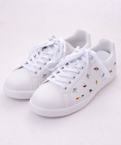 Arnold Palmer(アーノルドパーマー)の「AP軽量ロゴコートスニーカー(スニーカー・レディース・ホワイト/ブラック/ホワイト×グリーン/ホワイト×ピンク・25/24.5/24/23.5/22.5/23)」の2枚目の写真