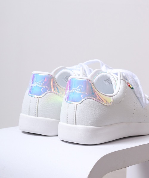 Arnold Palmer(アーノルドパーマー)の「AP軽量ロゴコートスニーカー(スニーカー・レディース・ホワイト/ブラック/ホワイト×グリーン/ホワイト×ピンク・25/24.5/24/23.5/22.5/23)」の4枚目の写真