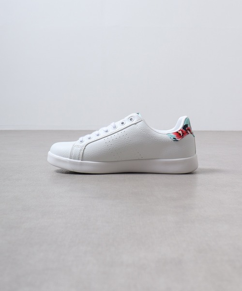 Arnold Palmer(アーノルドパーマー)の「AP軽量ロゴコートスニーカー(スニーカー・レディース・ホワイト/ブラック/ホワイト×グリーン/ホワイト×ピンク・25/24.5/24/23.5/22.5/23)」の17枚目の写真