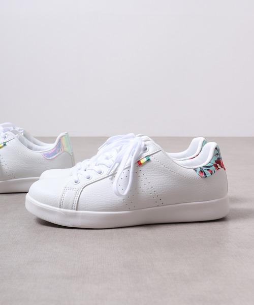 Arnold Palmer(アーノルドパーマー)の「AP軽量ロゴコートスニーカー(スニーカー・レディース・ホワイト/ブラック/ホワイト×グリーン/ホワイト×ピンク・25/24.5/24/23.5/22.5/23)」の14枚目の写真