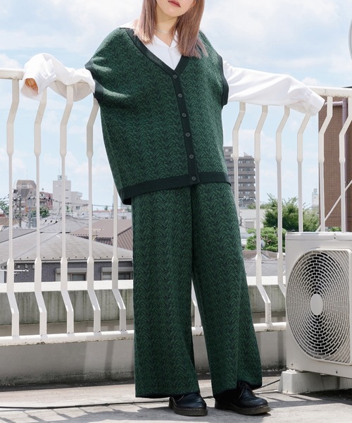 Ellno Loset(エルノロゼット)の「ジオメ柄ワイドパンツ(セットアップ対応)(その他パンツ・メンズ・ブラック/ダークグリーン・MEDIUM/LARGE)」の1枚目の写真