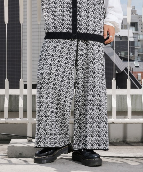 Ellno Loset(エルノロゼット)の「ジオメ柄ワイドパンツ(セットアップ対応)(その他パンツ・メンズ・ブラック/ダークグリーン・MEDIUM/LARGE)」の3枚目の写真