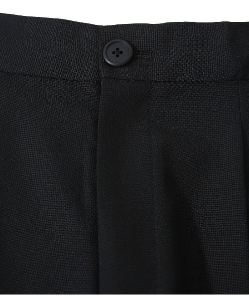 is-ness（イズネス）の「is-ness / イズネス：2WAY WIDE PANTS NEAT×IS