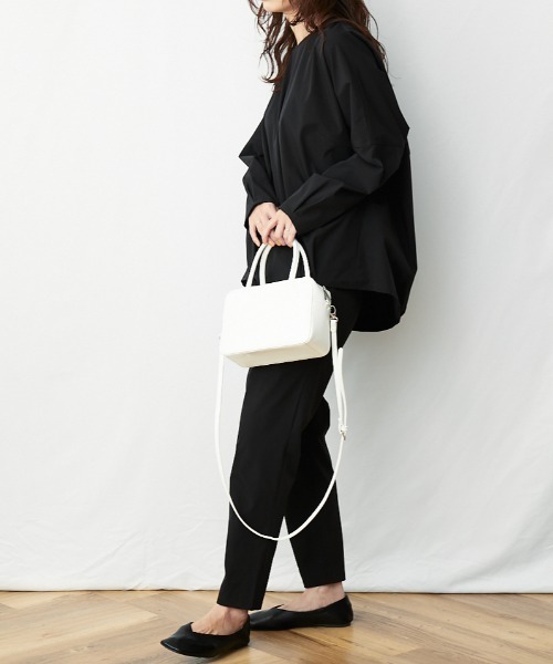 AZUL ENCANTO（アズールエンカント）の「ストレッチタックテーパードパンツ（その他パンツ・レディース・ブラック/ネイビー・FREE）」の10枚目の写真