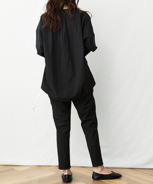 AZUL ENCANTO（アズールエンカント）の「ストレッチタックテーパードパンツ（その他パンツ・レディース・ブラック/ネイビー・FREE）」の12枚目の写真