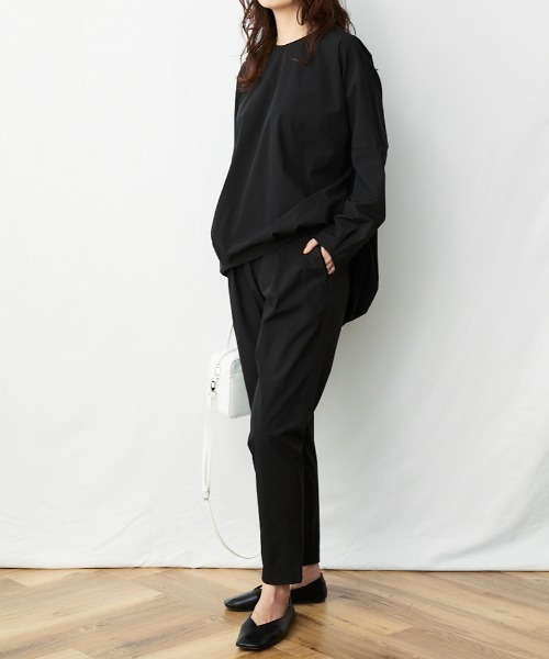 AZUL ENCANTO（アズールエンカント）の「ストレッチタックテーパードパンツ（その他パンツ・レディース・ブラック/ネイビー・FREE）」の16枚目の写真