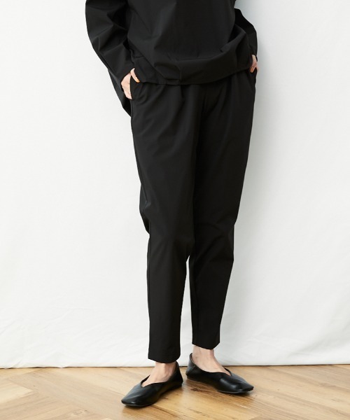 AZUL ENCANTO（アズールエンカント）の「ストレッチタックテーパードパンツ（その他パンツ・レディース・ブラック/ネイビー・FREE）」の18枚目の写真