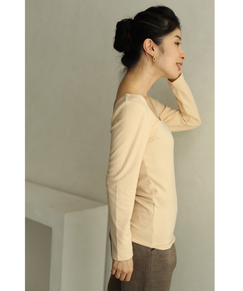 cawaii(カワイイ)の「「首が開いた服に対応」服から見せないぽか暖インナー(Tシャツ/カットソー・レディース・ブラック/ベージュ・M/L)」の14枚目の写真