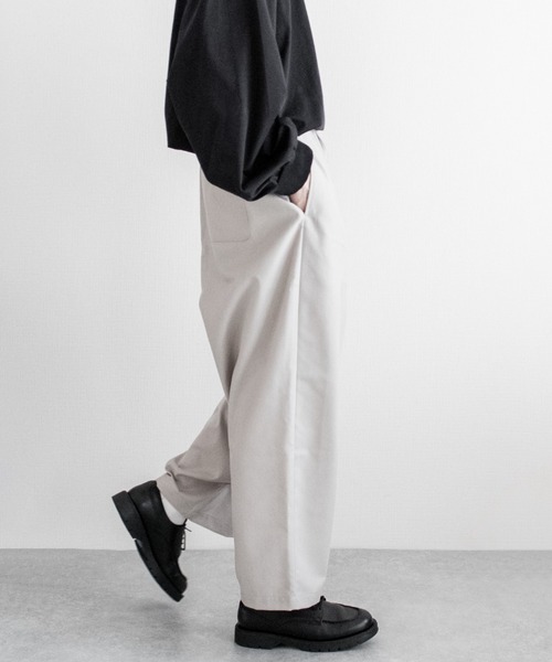 INTER FACTORY（インターファクトリー）の「ファッションインフルエンサー ゆーき - Wide Easy Pants / ワイドイージーパンツ　made in INTER FACTORY（その他パンツ・メンズ・ブラック/グレイッシュベージュ・SMALL/MEDIUM）」の5枚目の写真