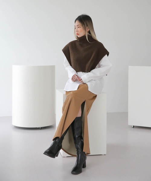 UNE MANSION（ユヌマンション）の「[UNEORIGINAL]スリットレザーロングスカート（スカート・レディース・ブラック/ブルー/キャメル/クリーム/ライトグレー・SMALL/MEDIUM）」の17枚目の写真