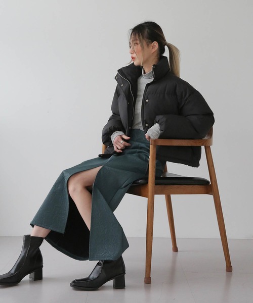 UNE MANSION（ユヌマンション）の「[UNEORIGINAL]スリットレザーロングスカート（スカート・レディース・ブラック/ブルー/キャメル/クリーム/ライトグレー・SMALL/MEDIUM）」の18枚目の写真