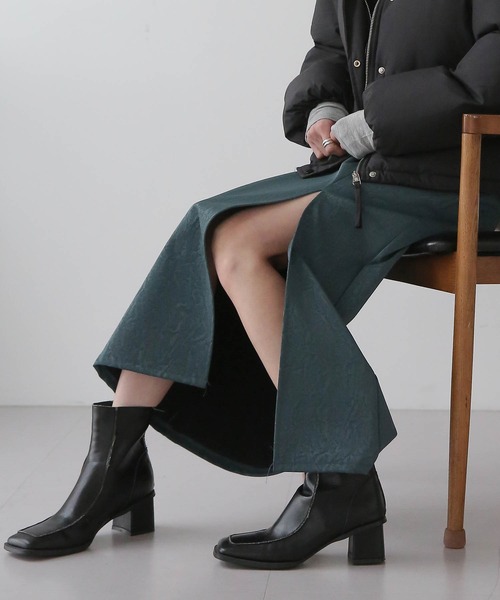 UNE MANSION（ユヌマンション）の「[UNEORIGINAL]スリットレザーロングスカート（スカート・レディース・ブラック/ブルー/キャメル/クリーム/ライトグレー・SMALL/MEDIUM）」の10枚目の写真