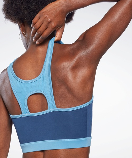 Reebok（リーボック）の「ワークアウト レディ メッシュ ブラレット / Workout Ready Mesh Bralette（スポーツブラ・レディース・ブルー/ブラック・SMALL/MEDIUM/LARGE/X-LARGE/X-SMALL）」の5枚目の写真