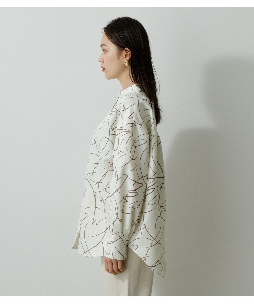 AZUL by moussy(アズールバイマウジー)の「LINE DRAWING PRINT SH/ラインドローイングプリントシャツ(Tシャツ/カットソー・レディース・ブラック系その他/ホワイト系その他/グリーン系その他2・MEDIUM/SMALL)」の8枚目の写真