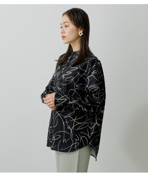 AZUL by moussy(アズールバイマウジー)の「LINE DRAWING PRINT SH/ラインドローイングプリントシャツ(Tシャツ/カットソー・レディース・ブラック系その他/ホワイト系その他/グリーン系その他2・MEDIUM/SMALL)」の14枚目の写真