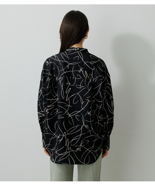 AZUL by moussy(アズールバイマウジー)の「LINE DRAWING PRINT SH/ラインドローイングプリントシャツ(Tシャツ/カットソー・レディース・ブラック系その他/ホワイト系その他/グリーン系その他2・MEDIUM/SMALL)」の18枚目の写真