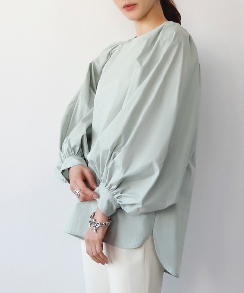 ELFRANK（エルフランク）の「ギャザーボリュームスリーブノーカラーブラウス（シャツ/ブラウス・レディース・ブラック/オフホワイト/ライトグリーン・FREE）」の9枚目の写真