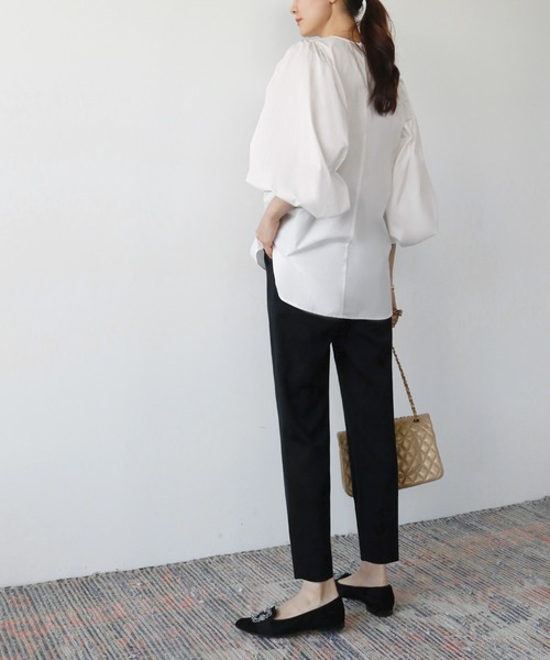 ELFRANK（エルフランク）の「ギャザーボリュームスリーブノーカラーブラウス（シャツ/ブラウス・レディース・ブラック/オフホワイト/ライトグリーン・FREE）」の12枚目の写真