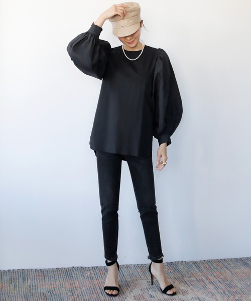 ELFRANK（エルフランク）の「ギャザーボリュームスリーブノーカラーブラウス（シャツ/ブラウス・レディース・ブラック/オフホワイト/ライトグリーン・FREE）」の14枚目の写真