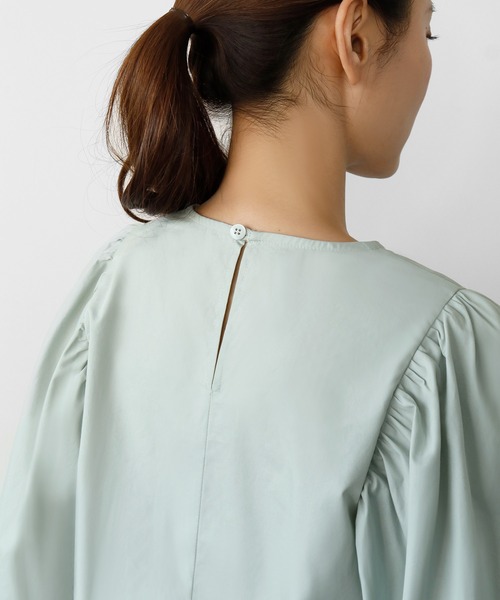 ELFRANK（エルフランク）の「ギャザーボリュームスリーブノーカラーブラウス（シャツ/ブラウス・レディース・ブラック/オフホワイト/ライトグリーン・FREE）」の18枚目の写真