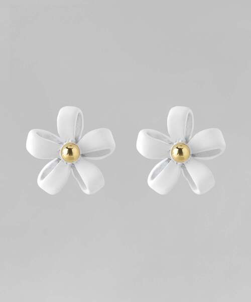 ANEMONE(アネモネ)の「マットカラーフラワーピアス(ピアス(両耳用)・レディース・ブルー/ピンク/ブラウン/ホワイト・FREE)」の1枚目の写真