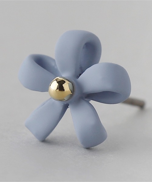 ANEMONE（アネモネ）の「マットカラーフラワーピアス（ピアス（両耳用）・レディース・ブルー/ピンク/ブラウン/ホワイト・FREE）」の8枚目の写真