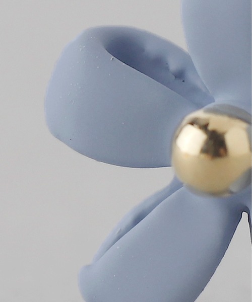 ANEMONE（アネモネ）の「マットカラーフラワーピアス（ピアス（両耳用）・レディース・ブルー/ピンク/ブラウン/ホワイト・FREE）」の10枚目の写真