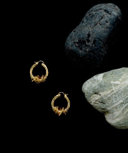 LAPUIS（ラピュイ）の「LAPUIS(ラピュイ)Coil Aroundピアス（ピアス（両耳用）・レディース・ゴールド/シルバー/その他/ゴールド系その他/ピンクゴールド・FREE）」の6枚目の写真