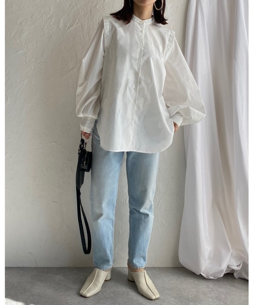 She's Closet（シーズクローゼット）の「スタンドカラーボリュームスリーブショルダータック長袖ブラウス（シャツ/ブラウス・レディース・ホワイト/ブラック/ピンク/ブルー/ライトベージュ/オレンジ/スモークピンク/オリーブ/グレイッシュベージュ・FREE）」の15枚目の写真