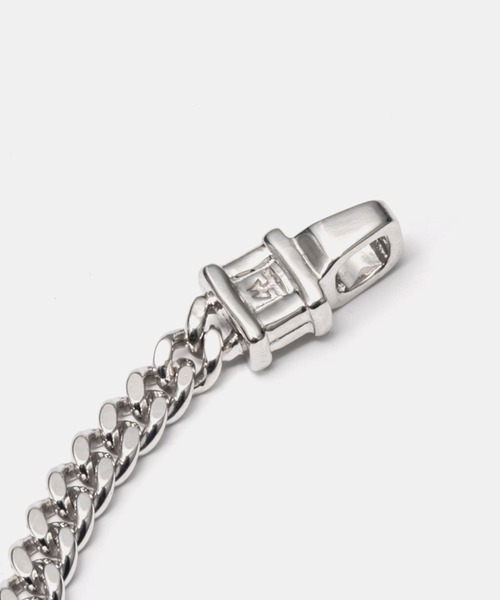 TOM WOOD（トムウッド）の「TOM WOOD curb chain silver bracelet トムウッド カーブチェーン シルバー ブレスレット（ブレスレット・レディース・シルバー・MEDIUM/LARGE）」の2枚目の写真
